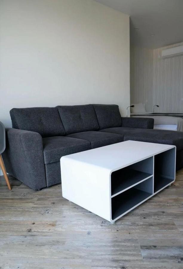 Apartment G-point. Porta *
