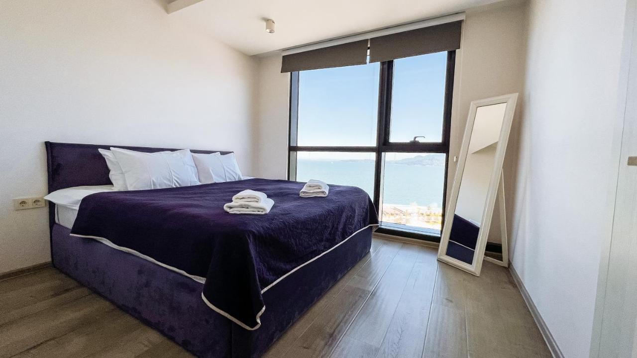 Apartment G-point. Porta *