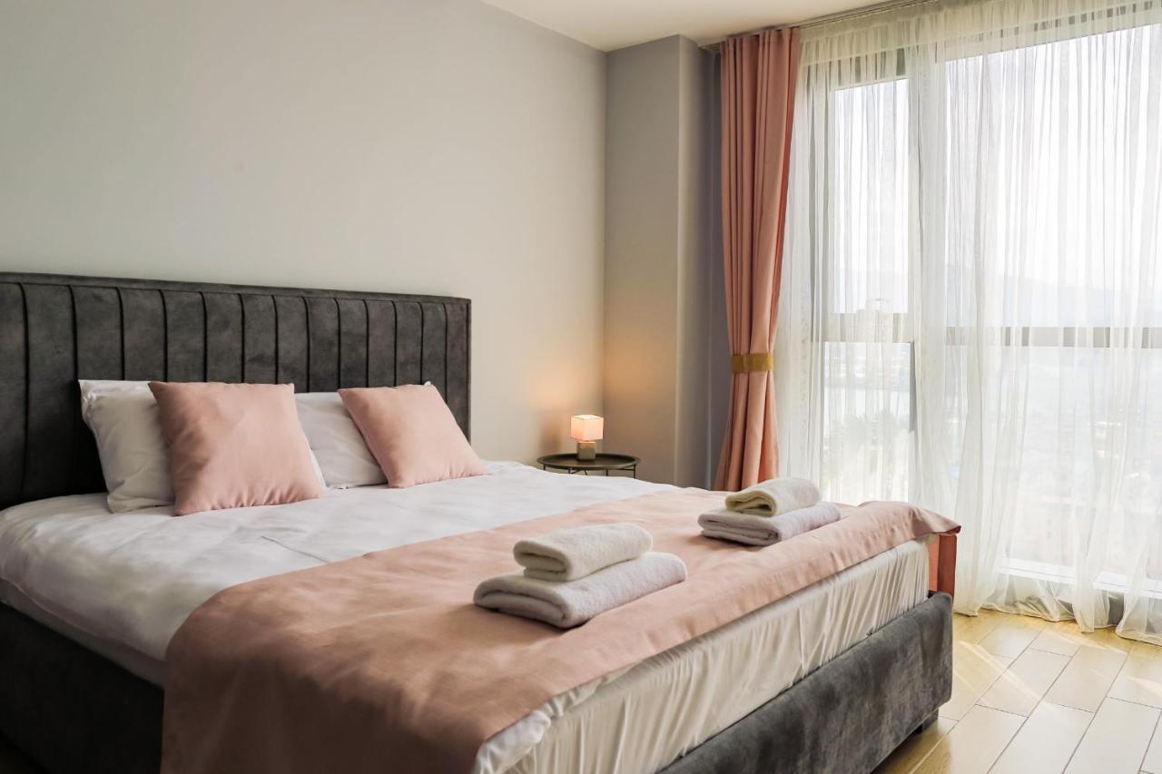 Apartment G-point. Porta *